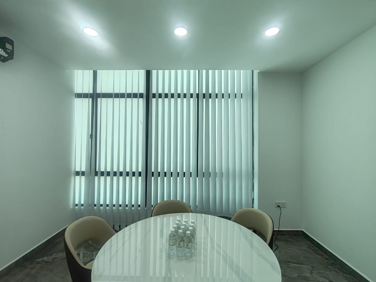 VERTICAL BLINDS